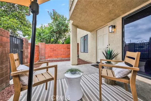 Anaheim, CA 92802,827 W Orangewood AVE