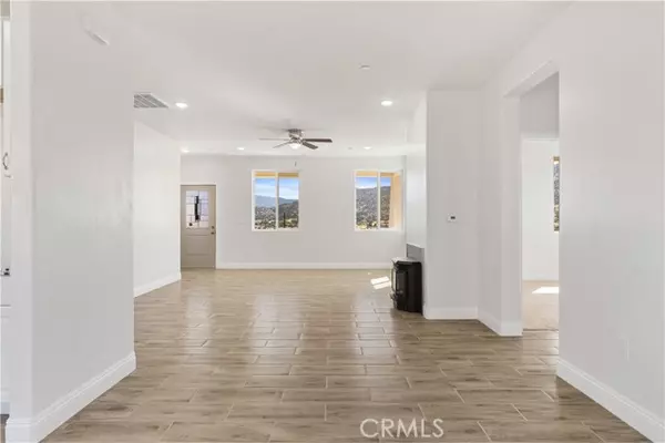 Tehachapi, CA 93561,20381 Pinon Canyon RD