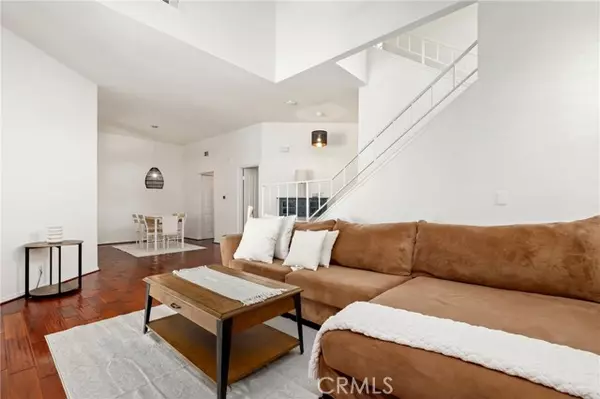 Laguna Hills, CA 92653,24417 Hillsdale AVE 5