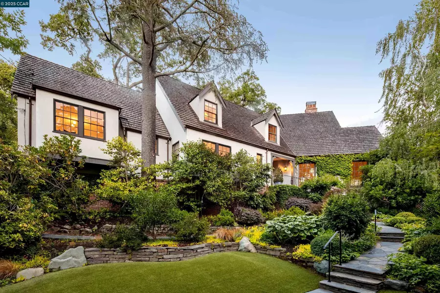 9 El Sueno, Orinda, CA 94563