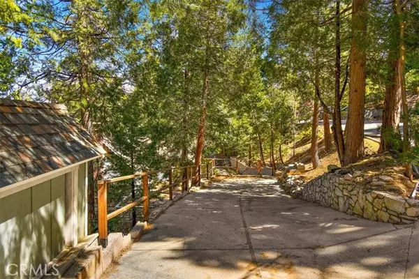 Twin Peaks, CA 92391,26432 Lake Forest DR