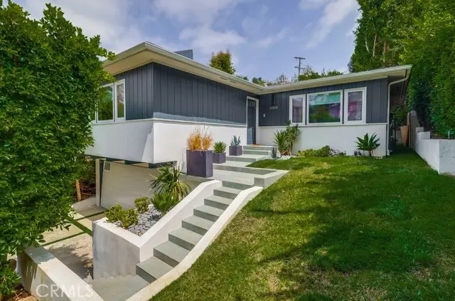 10818 Fruitland DR, Studio City, CA 91604
