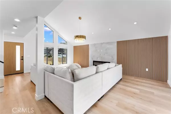 Anaheim Hills, CA 92807,1290 N Tippetts LN