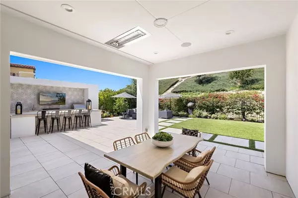 Irvine, CA 92618,93 Interstellar