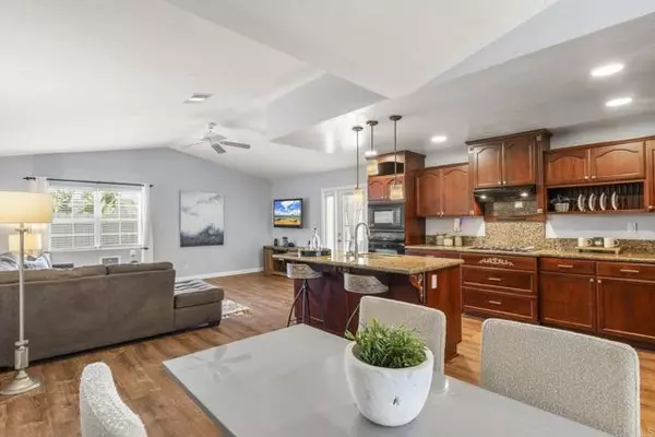 Oceanside, CA 92057,724 Hollowglen RD