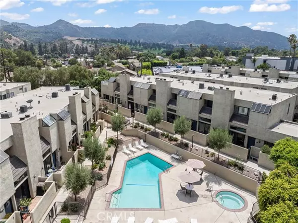 Burbank, CA 91506,984 W Riverside DR 7