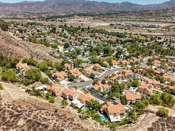 Canyon Country, CA 91387,28069 Magic Mountain LN