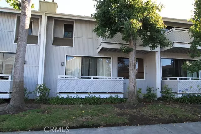 25 Escapade CT 284, Newport Beach, CA 92663