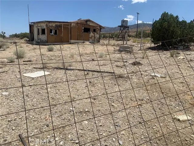 Llano, CA 93544,0 Avenue Z-4