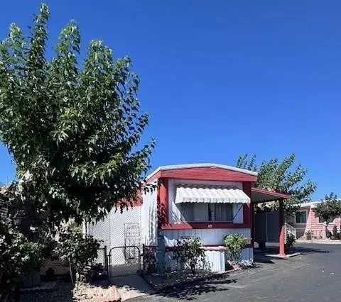 Hesperia, CA 92345,9152 C AVE 11