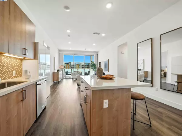 Fremont, CA 94539,45128 Warm Springs Blvd 323