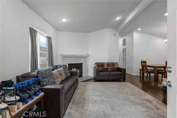 Chatsworth, CA 91311,21500 Lassen St 180