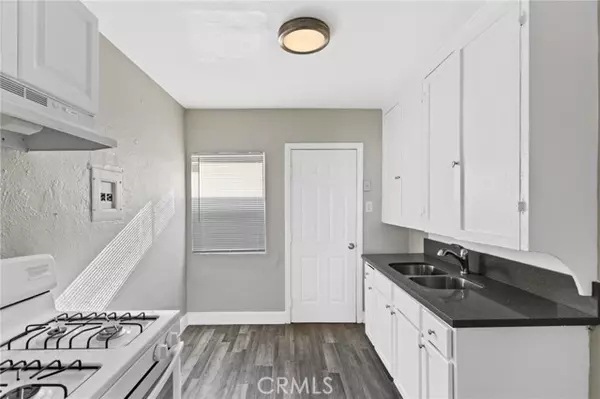Compton, CA 90220,310 W Magnolia ST