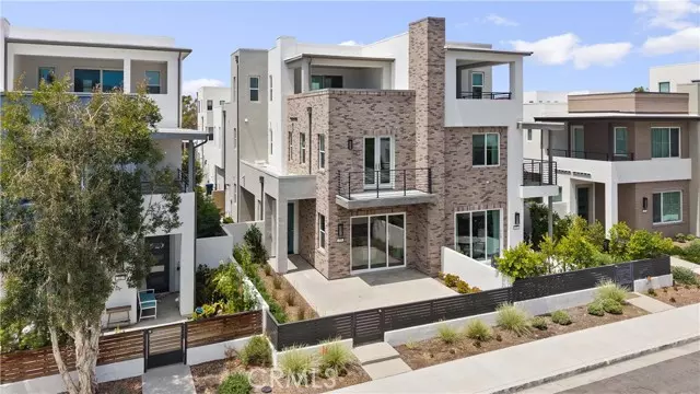 Irvine, CA 92618,319 Novel