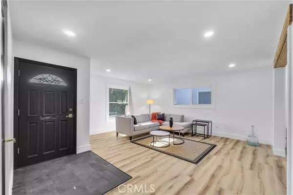 Buena Park, CA 90620,8054 Teakwood CIR