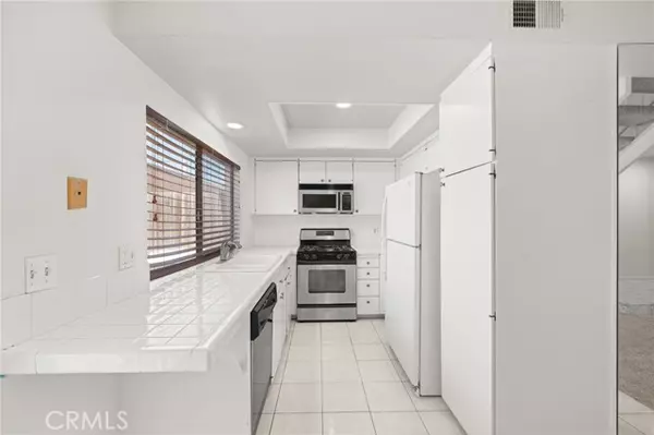 Huntington Beach, CA 92648,7667 Whitewater DR
