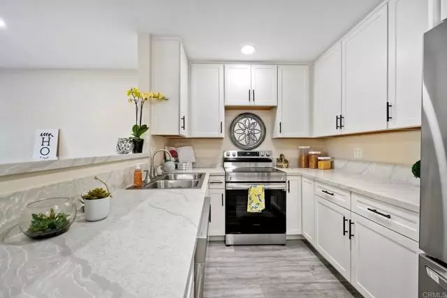 San Diego, CA 92128,12505 Oaks North DR 141