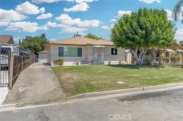 1018 Chester PL, Bakersfield, CA 93304