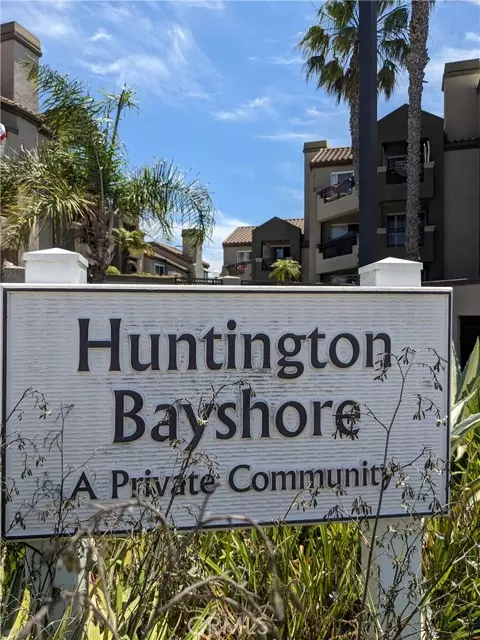 420 Lake ST 106, Huntington Beach, CA 92648
