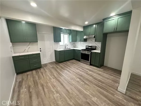 Compton, CA 90222,1318 W 131st ST