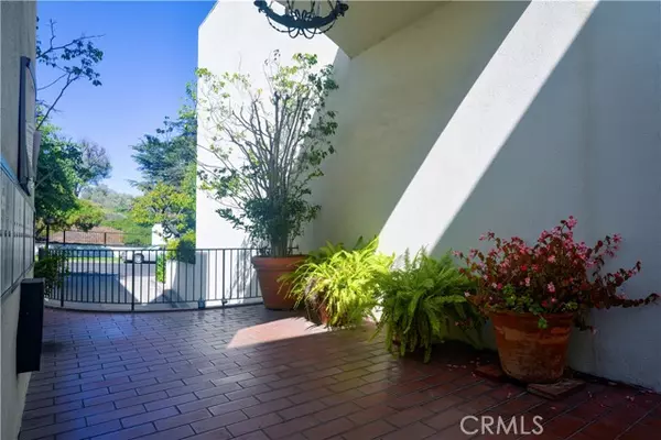 Los Angeles, CA 90024,1745 Selby AVE 5