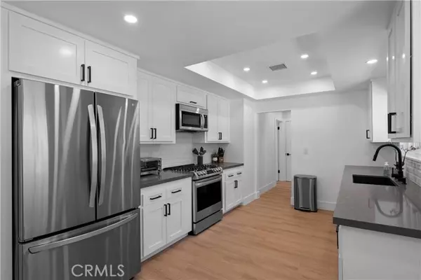 Calabasas, CA 91302,4240 Kingfisher RD