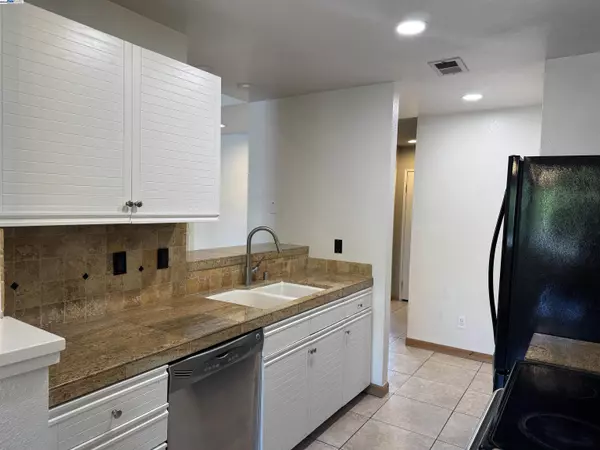 Pleasanton, CA 94588,7765 Canyon Meadow Cir H