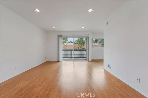 Calabasas, CA 91302,4652 Park Granada 176