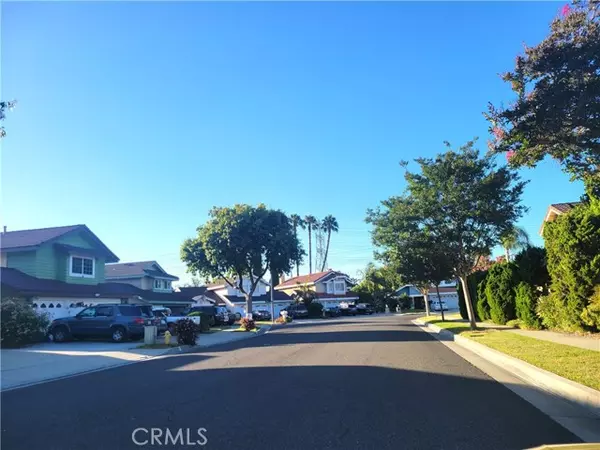 Lakewood, CA 90712,6103 Sunfield AVE