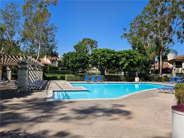 Fullerton, CA 92833,951 Creekside DR 119