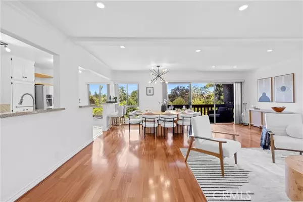 Sherman Oaks, CA 91403,5115 Kester AVE 302