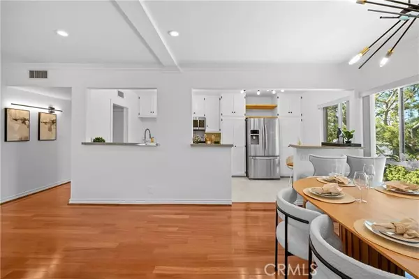 Sherman Oaks, CA 91403,5115 Kester AVE 302