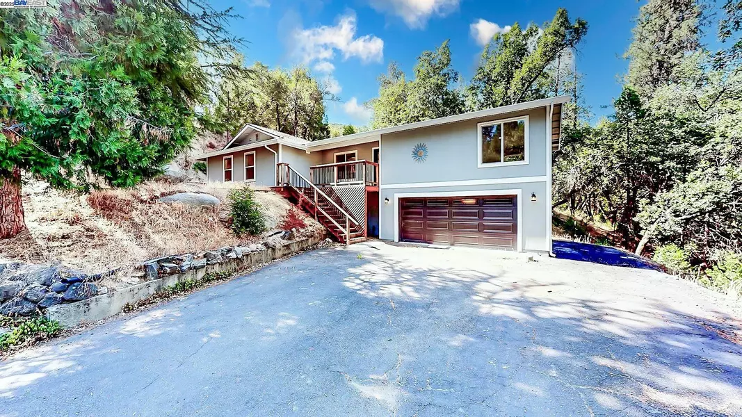 21451 Phoenix Lake Rd, Sonora, CA 95370