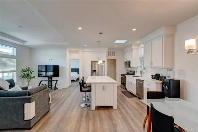 85 Oakwood LN, Oceanside, CA 92054