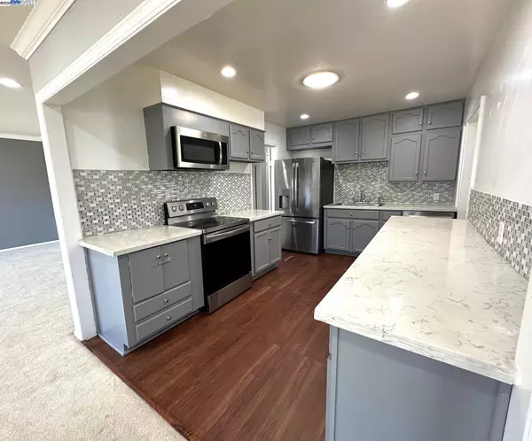 Hayward, CA 94541,334 Oxford ST