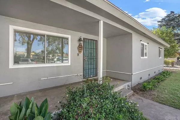 1137 S Pine ST, Escondido, CA 92025