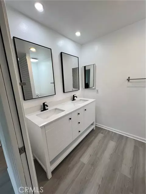 Tustin, CA 92780,1881 Mitchell AVE 36