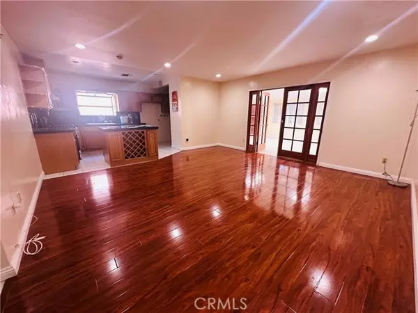 West Hills, CA 91307,22427 Vanowen ST