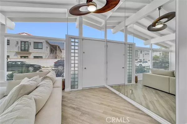 Newport Beach, CA 92663,112 Via Florence