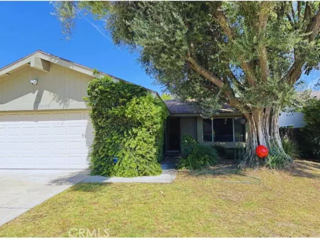 Newhall, CA 91321,24389 La Glorita CIR