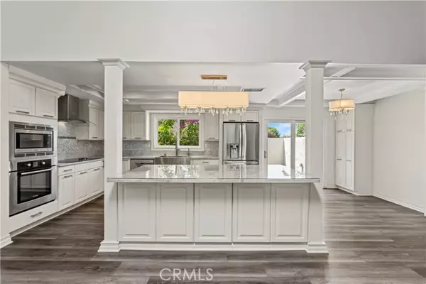 Calabasas, CA 91302,4359 Park Corona