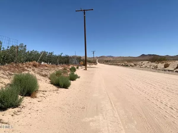 Lucerne Valley, CA 92356,10080 Santa Fe Fire RD