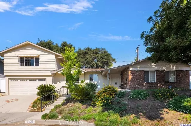 3825 Los Amigos ST, La Crescenta, CA 91214