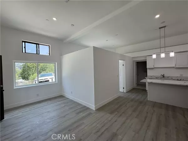 Sunland, CA 91040,10235 Wheatland AVE Guest