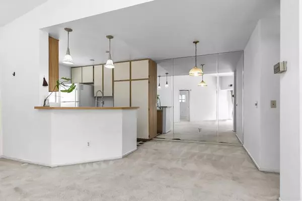 7248 Camino Degrazia 297, San Diego, CA 92111