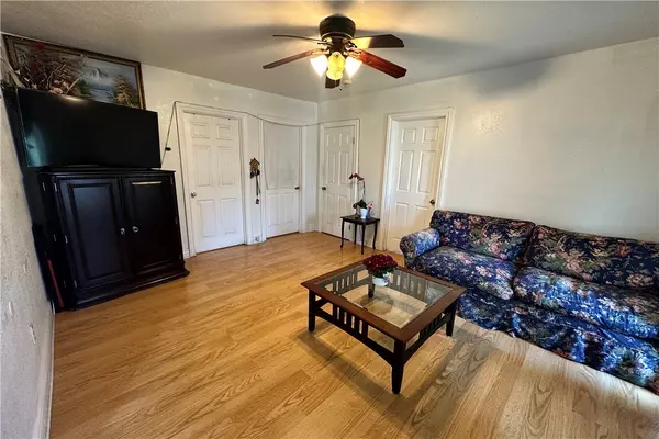 Los Angeles, CA 90047,8111 S Halldale Ave