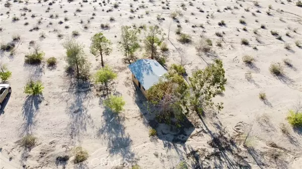Twentynine Palms, CA 92277,69550 Giant Rock RD