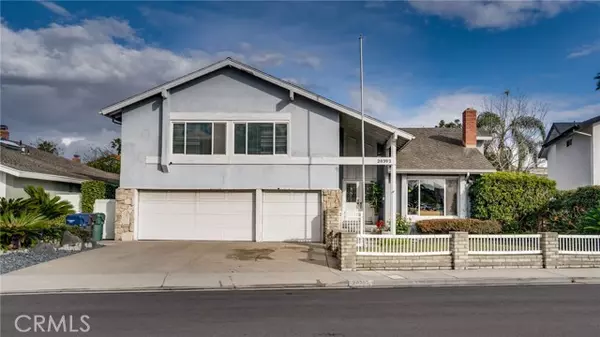 20392 Redwood LN, Huntington Beach, CA 92646