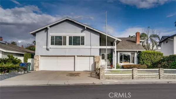 20392 Redwood LN, Huntington Beach, CA 92646