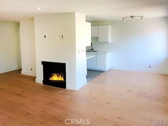 Santa Monica, CA 90403,811 6th 208
